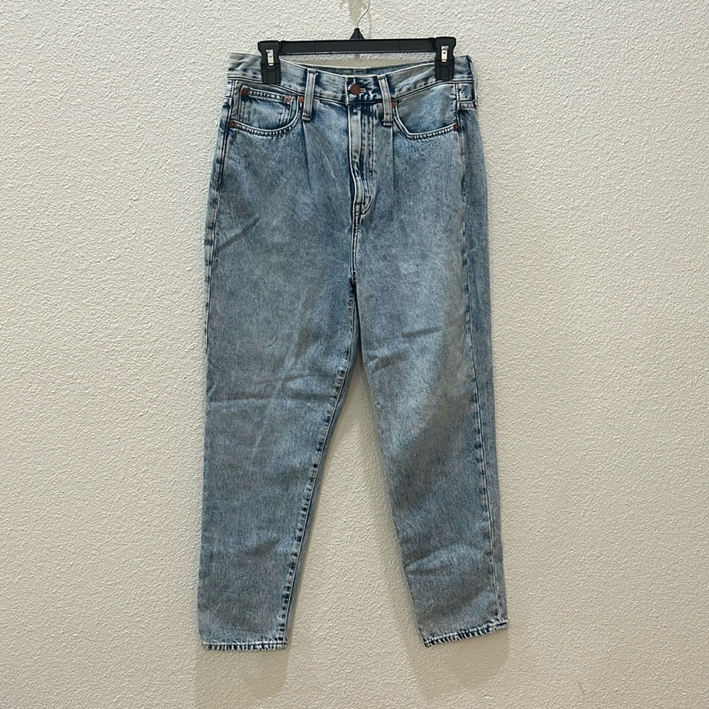 Madewell Pleated Mom Jean 28